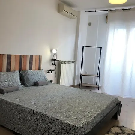 Rue Ragusa #2a Howme