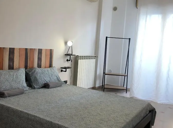 Rue Ragusa #2a Howme