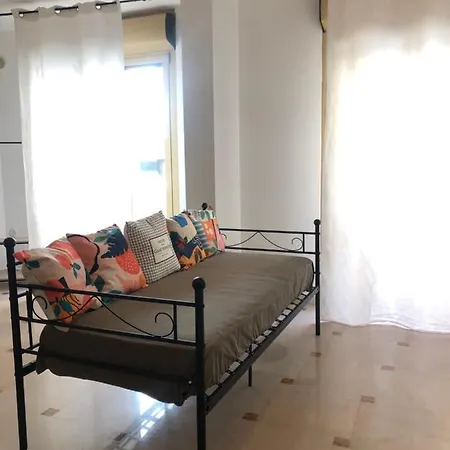 Rue Ragusa #2a Howme *